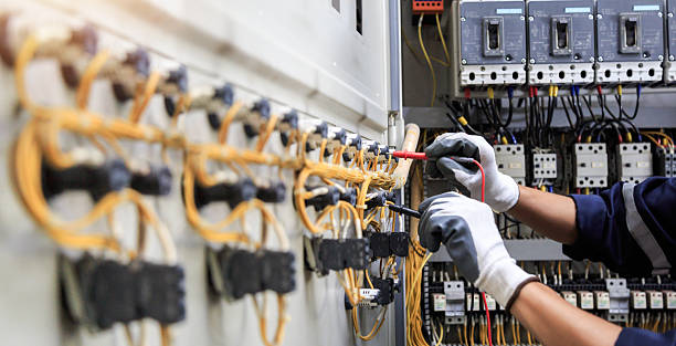 Professional Electrician technician working in Cozad, NE